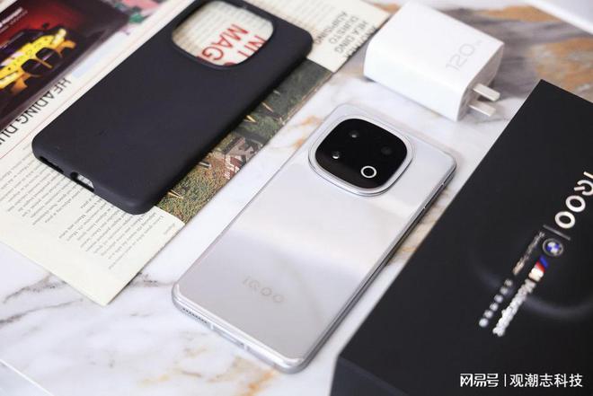 ：顶着标准版之名履行Pro版之实凯发首页登录iQOO 13评测(图9)