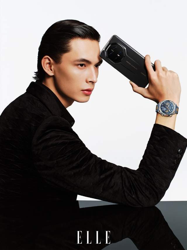 端设计只服华为Mate 70 RS 非凡大师凯发k8国际厅登录手机ID的雅奢经典！论超高(图7)